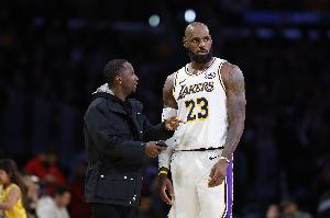 Windhorst:詹姆斯根本不在乎联盟安排停滞 他会让所有人一直等