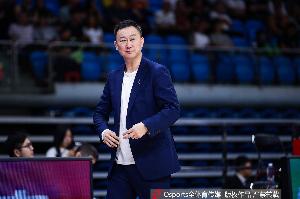 媒体人:青岛新赛季的目标依然是保8争6 让李俊贤&丛睿言得到成长
