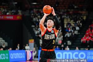 被限制住了!贺希宁18中6得16分3板3助 下半场8中2仅得5分