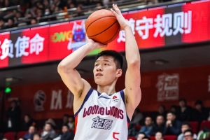 媒体人:有点出人意料 广州龙狮男篮在第二节依旧完全压制对手