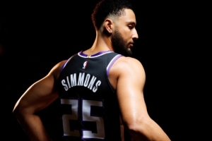 媒体人:西蒙斯说这次会重新站起来 但NBA还会给他这样的机会吗?