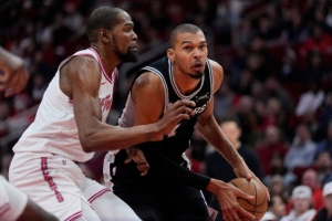 美职篮新赛季西南分区巡礼:马刺继续冲冠 独行侠押宝弗拉格