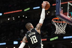 库兹马谈揭幕战失利:我们努力了三节半 但NBA需专注48分钟