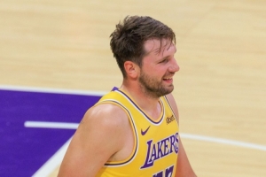 劲球直播_足球赛事直播_篮球赛事直播_NBA|CBA|英超直播