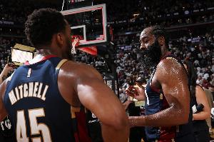 媒体人:骑士还是那支熟悉的骑士 打不了逆风球&球星攻坚能力不足